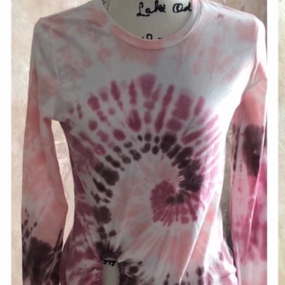 SMALL AVAILABLE TIEDYE TIE FRONT TOP NWT - Picture 2 of 5